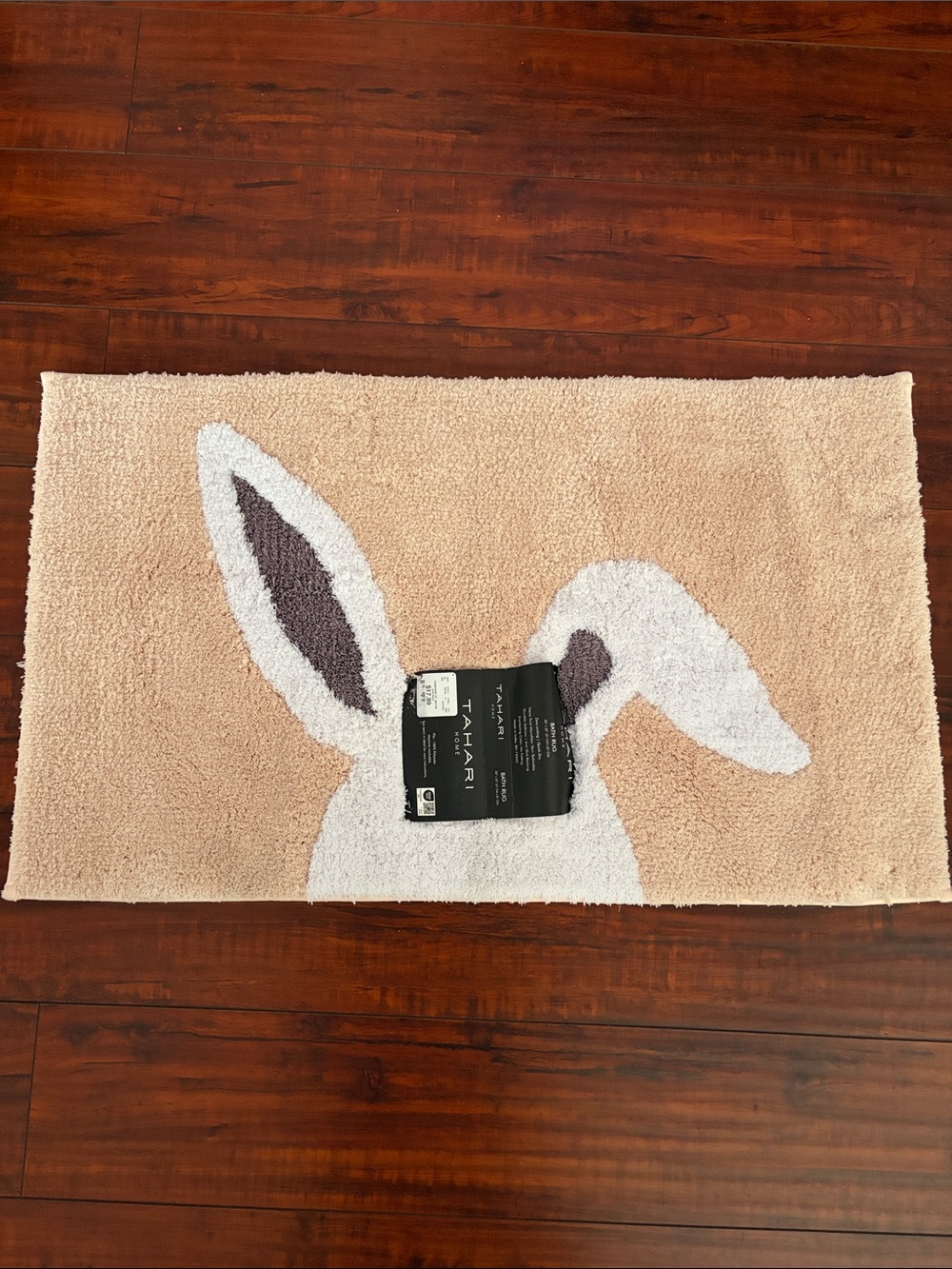 Tahari Cream and White Bunny Ear Bath Mat